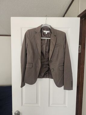 New York & Company Brown Pinstripe Women's Blazer. Size 4 Average